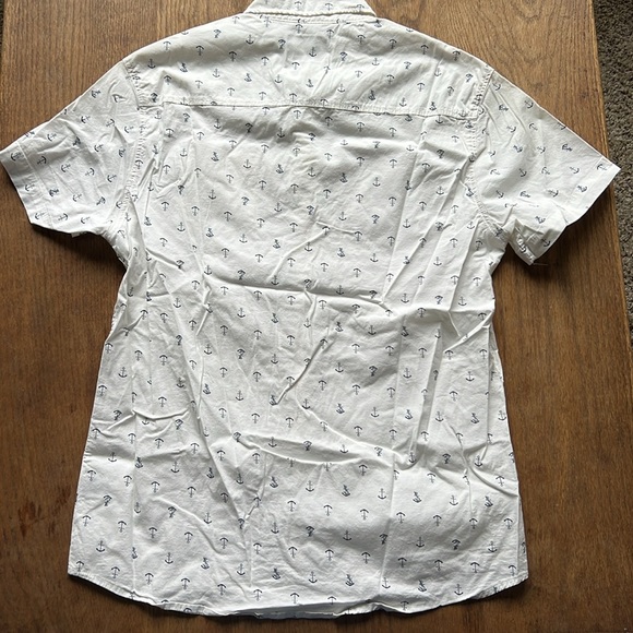 Men’s Carbon Short Sleeve Button Up Medium - Picture 2 of 3